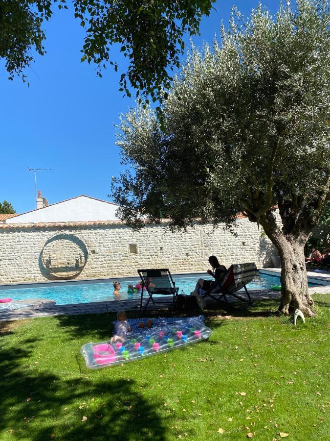 Bed and Breakfast Un Banc Au Soleil Marsilly  Exterior foto
