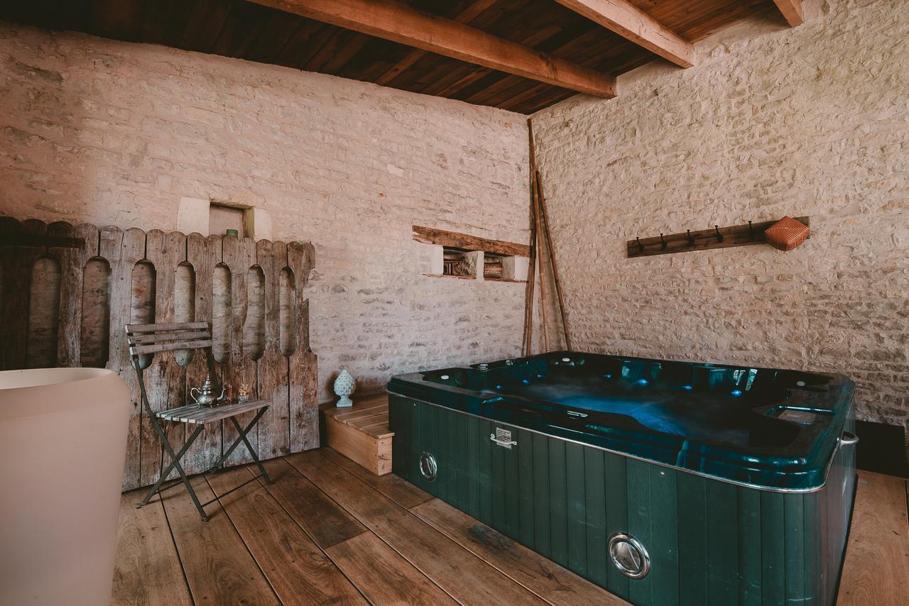 Bed and Breakfast Un Banc Au Soleil Marsilly  Exterior foto